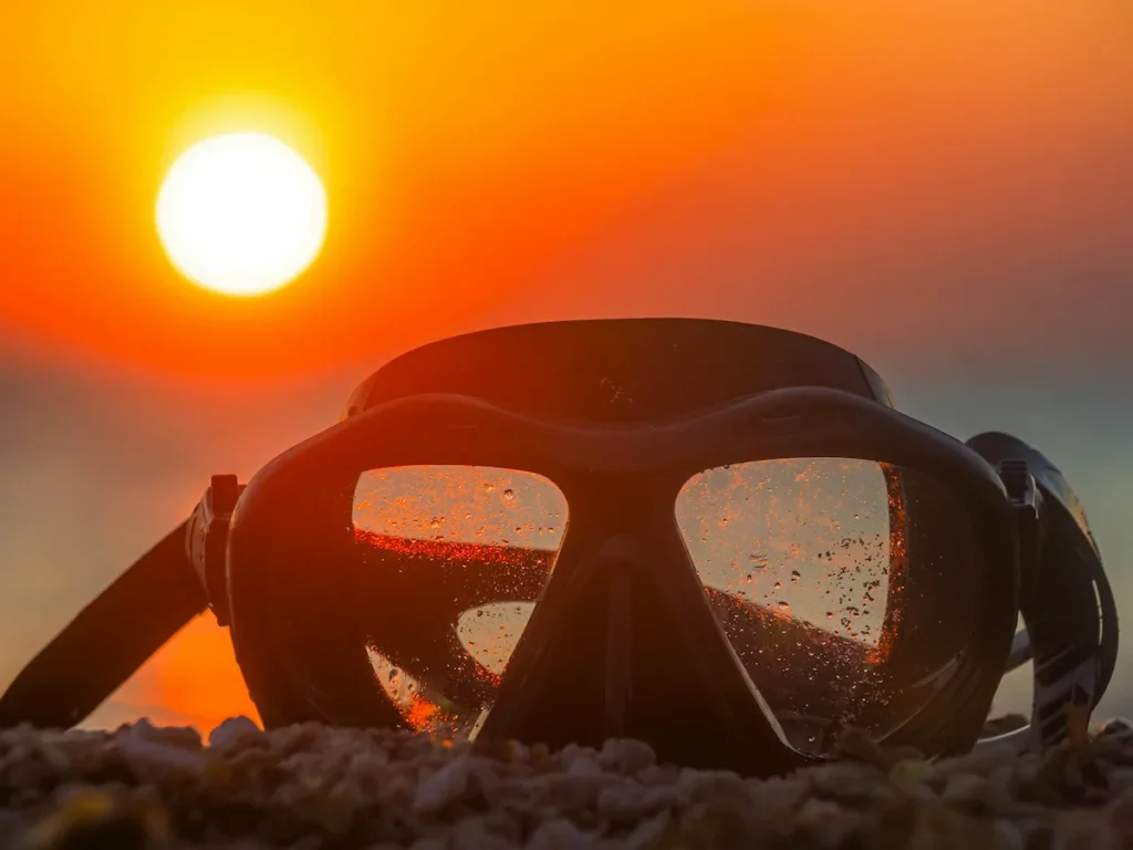 snorkeling_mask_sunset_dahab_egypt